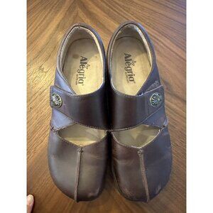 Allegaria Women Size U.S. 7 Brown Nubuck Leather Stretch Strap Mary Jane